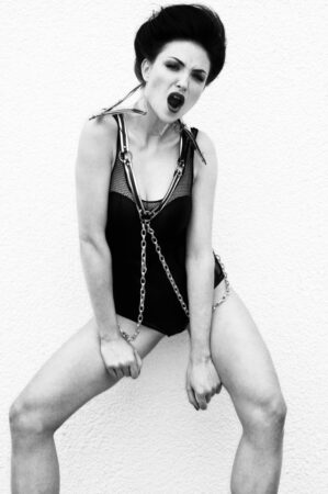 Photo: Jens Koenig, Schmuck & Accessoires: Perlensäue, H&M: Anja Kieselbach, Model: Victoria Vi