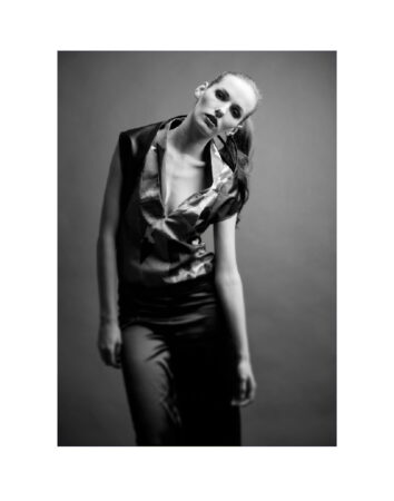 Photo: DONG-HA CHOE | PHOTOGRAPHY | Fashion: Yvonne Ziemens | Models: @Izaio | H&M: Anja Kieselbach