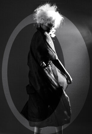 Photo: @Kuntergrau Kuntergrau (Tatjana Jule Schenk) Model: Charly von Mary von Megamodelagency Designer: URAN Styling: Modepflaster H&M: Anja Kieselbach - Hair | Make-up | Workshops